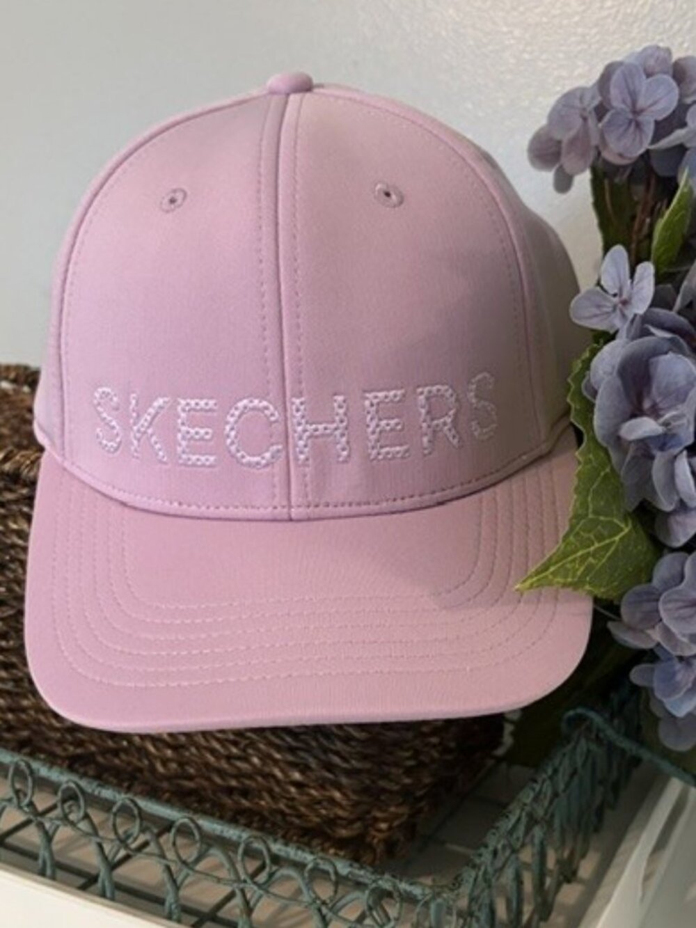 SKECHERS Pink/Lavender Soft Stretchy Fabric Women's Golf Hat NWOT